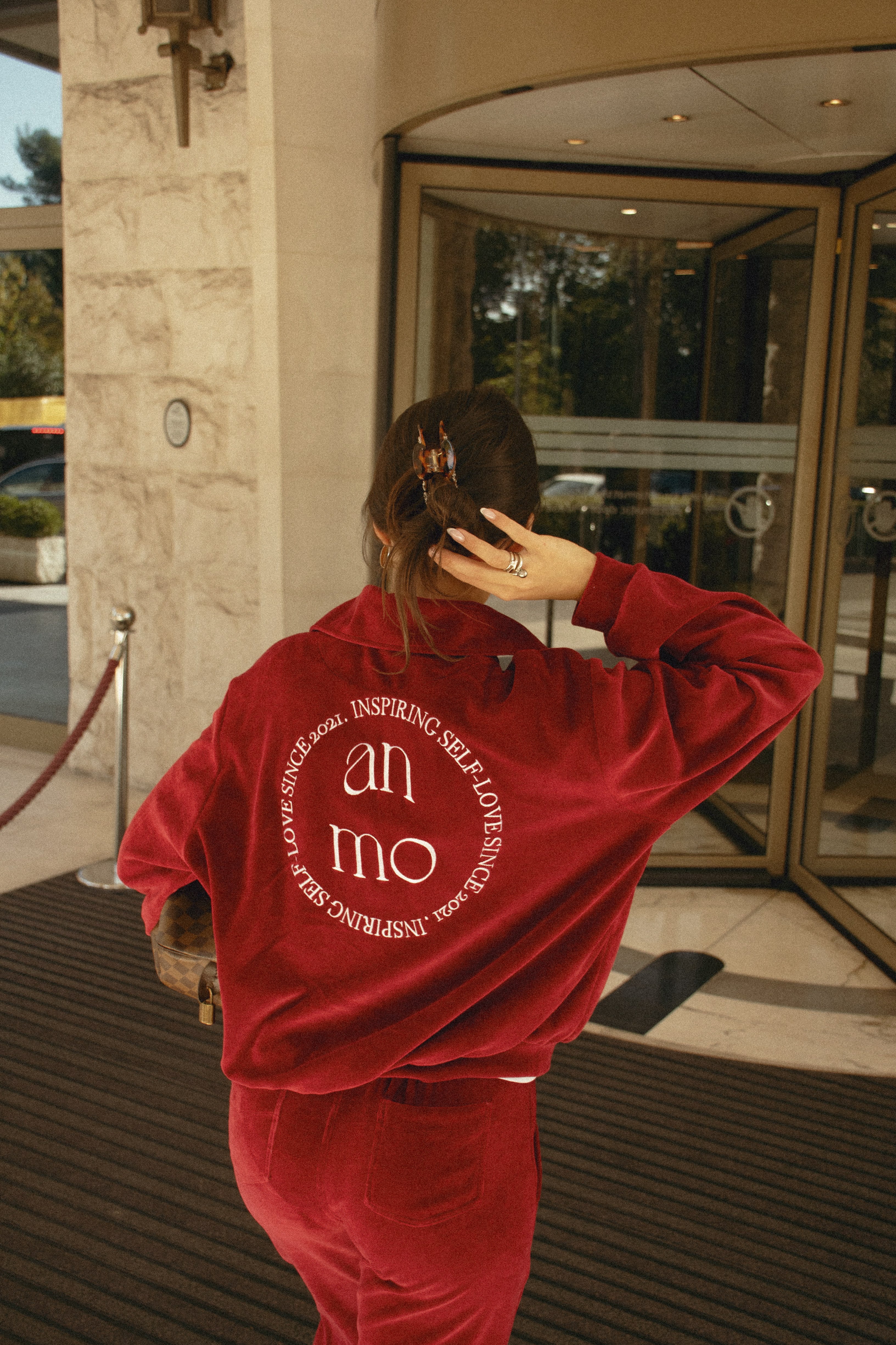 Iconic cherry red set