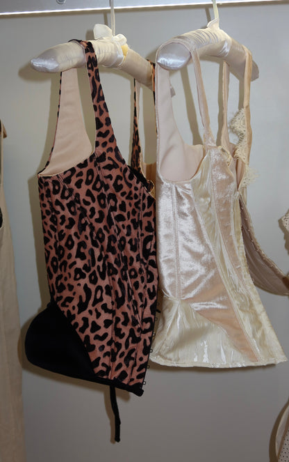 Leo corset